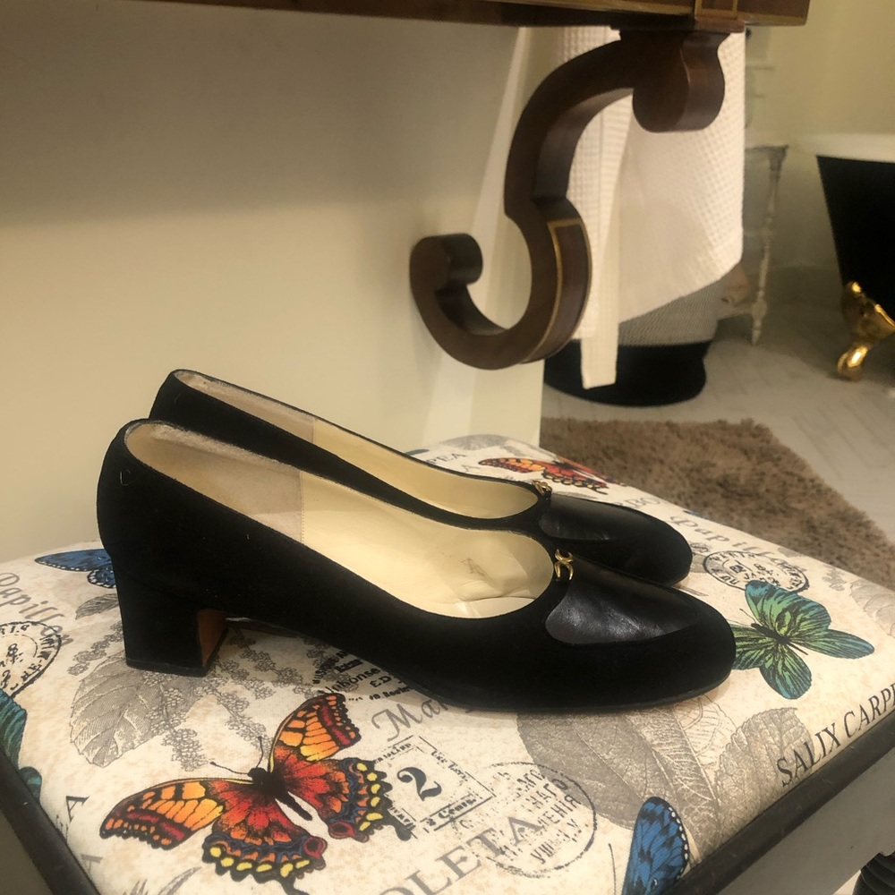 Classic pumps